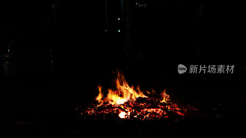 “Holika Dahan”或“Lohri”的节日